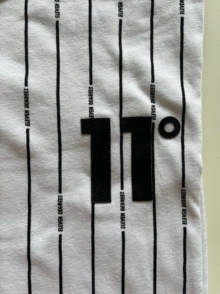 Camiseta Eleven Degrees Rayas Blancas Talla XL