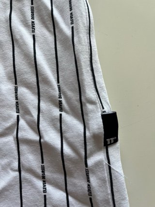 Camiseta Eleven Degrees Rayas Blancas Talla XL