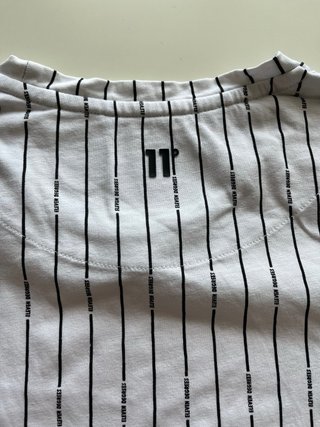 Camiseta Eleven Degrees Rayas Blancas Talla XL