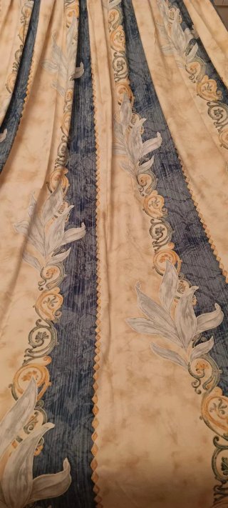 Cortinas beige y azul