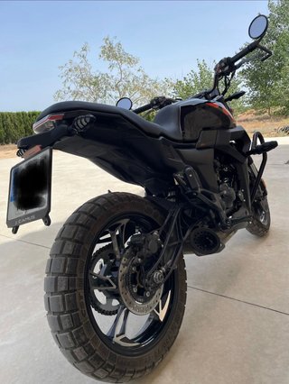 Zontes GK 125 Negra y Naranja