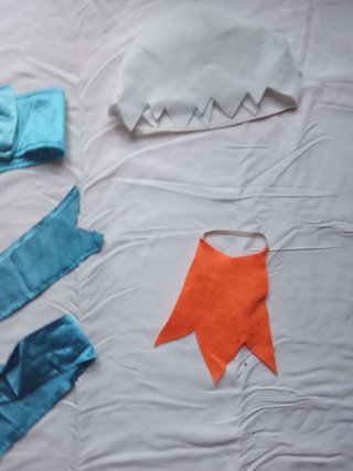 Conjunto de accesorios de disfraz azul y naranja