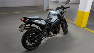 BMW F800R 2010 Plata y Negra