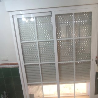 Corredera con persiana 1.60x2.15m