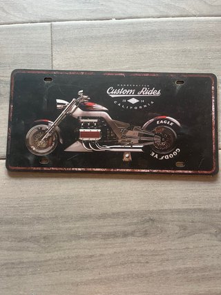 Placa Metálica Legends Never Die