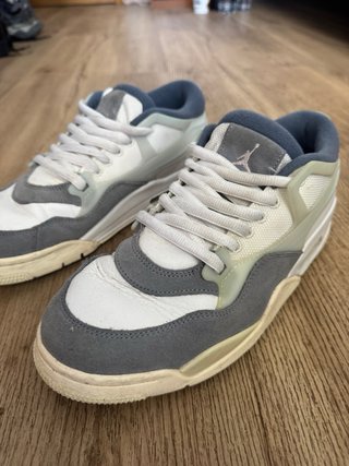 Zapatillas Jordan 4 Gris/Blanco