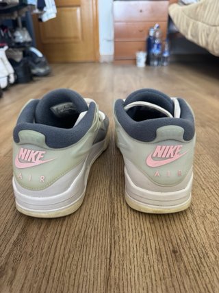 Zapatillas Jordan 4 Gris/Blanco
