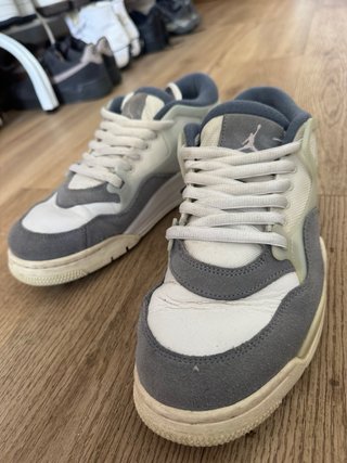 Zapatillas Jordan 4 Gris/Blanco