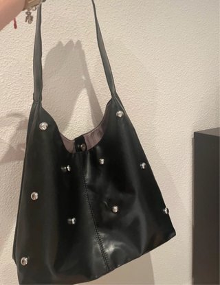 Bolso Hobo Negro Tachuelas Plateadas