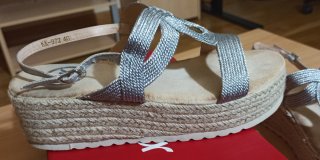 Sandalias WK Beige y Plateadas