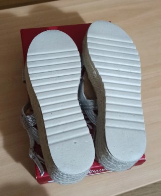 Sandalias WK Beige y Plateadas