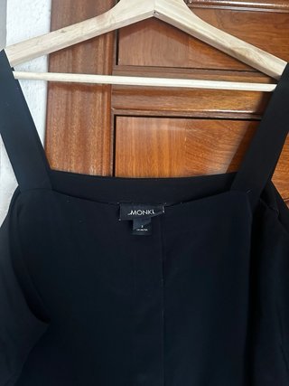 Mono corto negro con tirantes