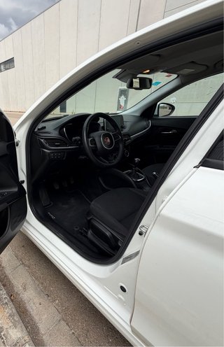 FIAT Tipo 1.4 Turbo Jet Lounge.