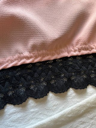 Blusa donna rosa in tessuto leggero pizzo nero M
