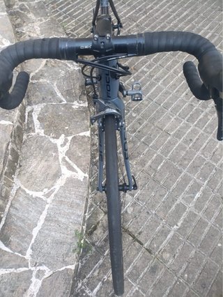Bicicleta de carretera Focus Cayo