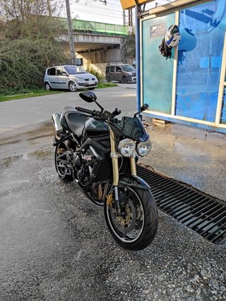 Triumph Street Triple 675 Negra (106cv)