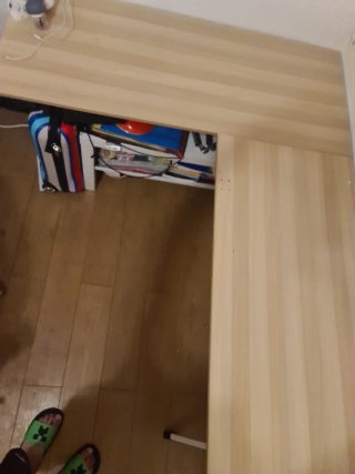 Escritorio doble con lámpara