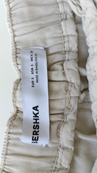 Pantalón corto cargo beige