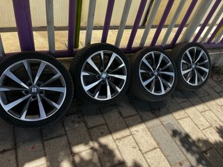 Llantas SEAT León FR 18 con neumáticos