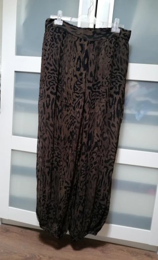 Pantalón ancho estampado Zara