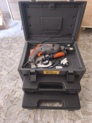 Lote de herramientas con taladro