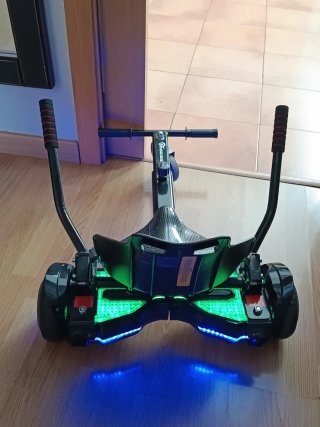 Hoverboard con asiento y luces LED marca evercross