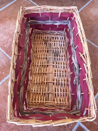 Cesto decorativo vimini e tessuto rosso