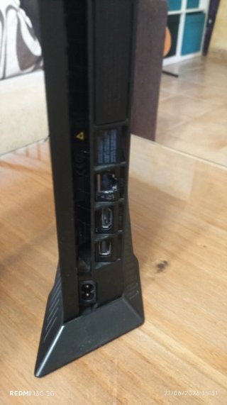 PS4 Slim 500GB + Mando + 2 Juegos
