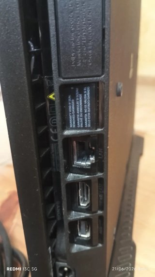 PS4 Slim 500GB + Mando + 2 Juegos