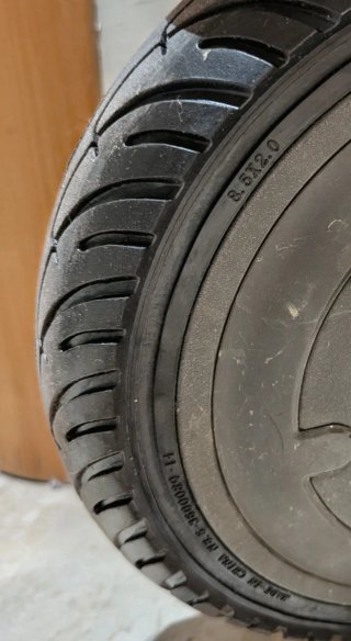 Patinete Eléctrico Xiaomi Ruedas Macizas + Casco