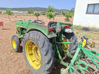 Vendo tractor John Deere 1040SV por no usar.