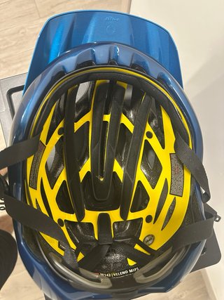 Casco MET Veleno MIPS Taglia M Blu
