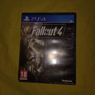 Lote 4 juegos PS4: Detroit, GTA V, Wolfenstein II,