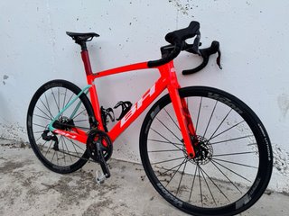 Bicicleta de carretera BH G8