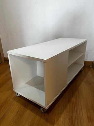 Mueble TV auxiliar blanco con ruedas