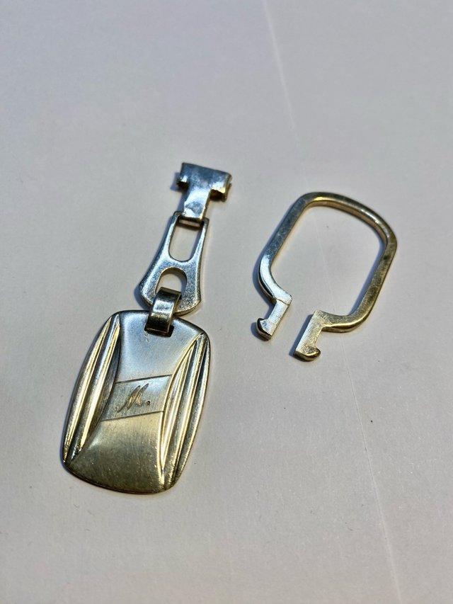 Portachiavi art déco in argento 925 con incisione