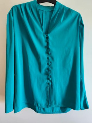 Blusa vintage fluida abotonada