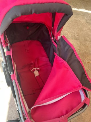 Cochecito de muñecas rosa y gris