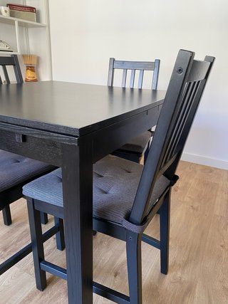 Mesa extensible IKEA BJURSTA (90x90) con sillas