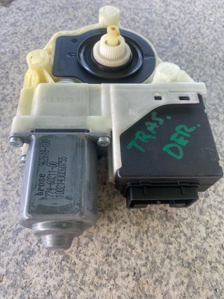 Motor elevalunas trasero derecho VW Passat B6 B7