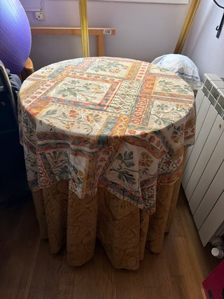 Mesa camilla de madera con tela