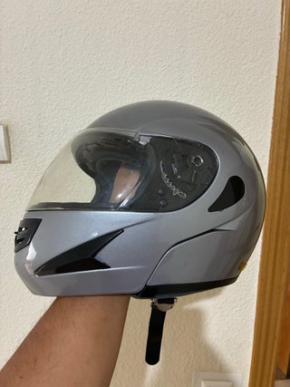Casco de moto gris