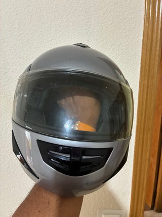 Casco de moto gris