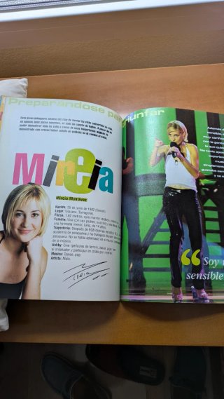 Libro Oficial Operación Triunfo 2001-2002