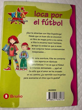 Kika Superbruja, loca por el fútbol