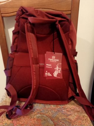 Zaino della Tucano colore Bordeaux misura 14"