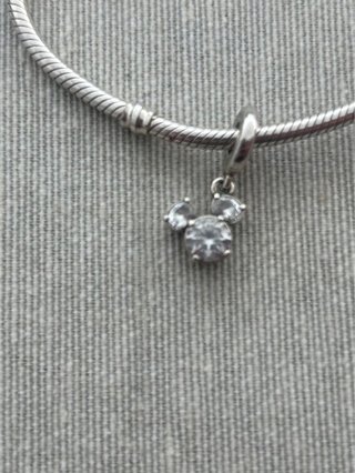 Pulsera Pandora con 3 Charms