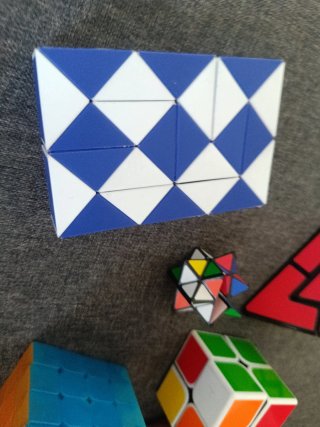 Confezione da 5 Puzzle Cubi Magici