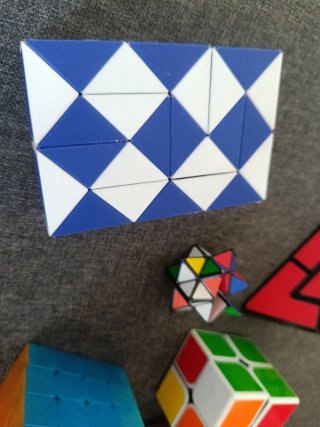 Confezione da 5 Puzzle Cubi Magici