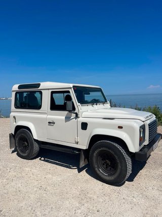 Land Rover Defender 2009